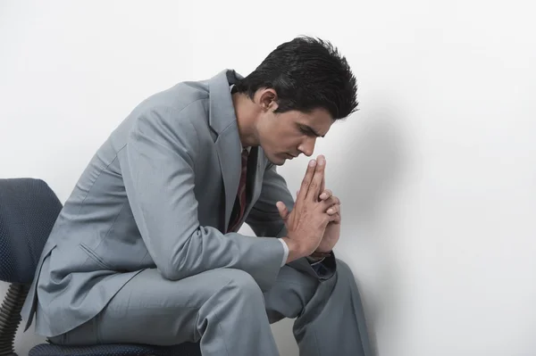 Businessman looking worried — Stock Photo, Image