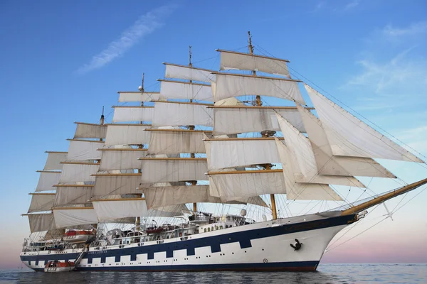 Clipper ship in the sea, — Stock Photo, Image