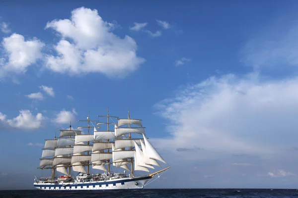 Clipper ship in the sea — Stock Photo, Image