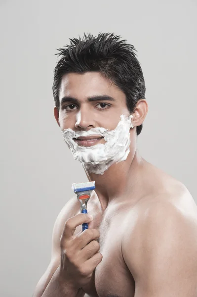 Man shaving — Stock Photo, Image