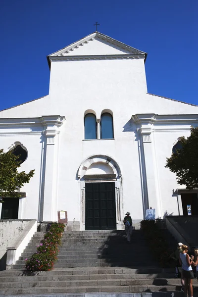Fassade einer Kirche — Stockfoto