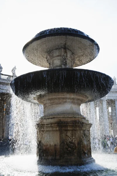 Fountain, St. Peters Square — Stock Photo, Image