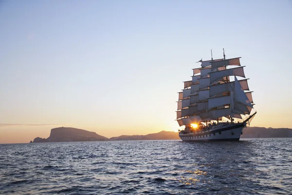 Clipper schip in een zee — Stockfoto