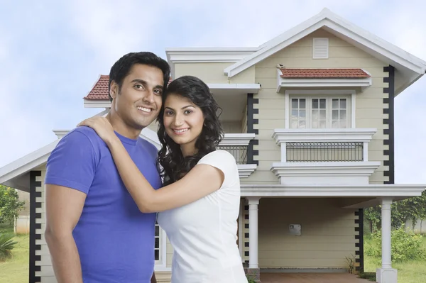 Couple smiling — Stock Photo, Image