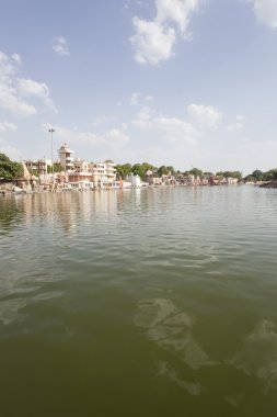 shipra ghat, tapınaklar