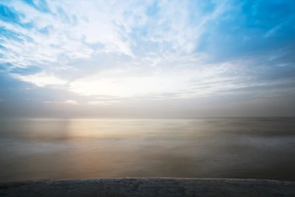 Nuvens sobre o mar — Fotografia de Stock