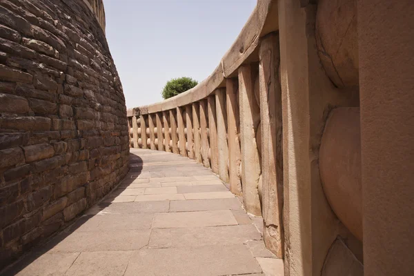 在桑吉的古代佛塔建筑的细节 — 图库照片