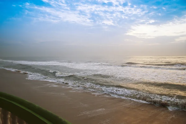 Ondas na praia — Fotografia de Stock