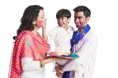 Aile Holi festival kutluyor