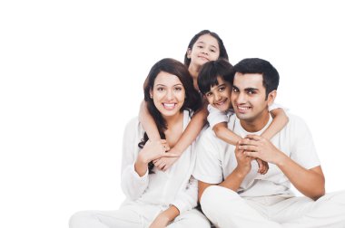 mutlu aile gülümseyen