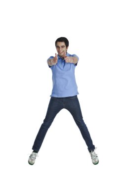 Adam işaret veriyor.