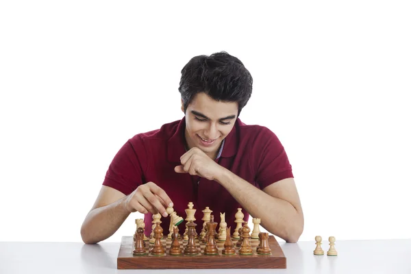 Man playing chess — Stock Photo, Image