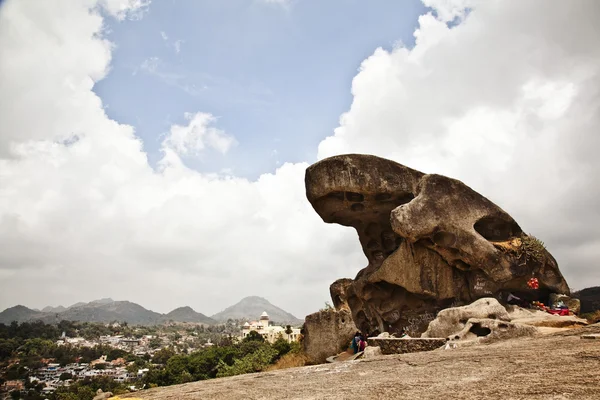 マウント アブの丘の上のヒキガエルのロック — ストック写真