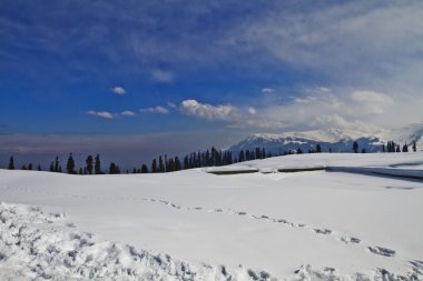 karla kaplı manzara, Keşmir