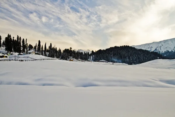 Paisaje con montaña, Cachemira — Foto de Stock