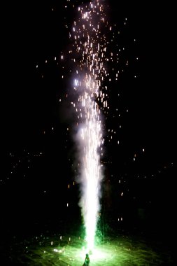 gece diwali üzerinde havai fişek