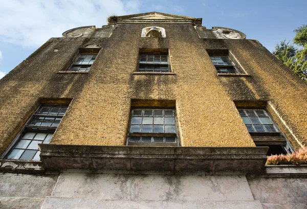 Low angle view of a building — Stock Photo, Image