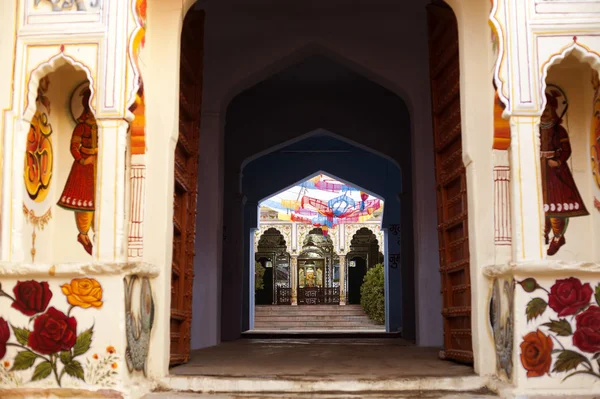 Entrada de un templo — Foto de Stock