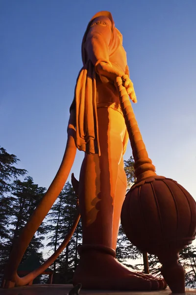 Господь Хануман статуя на jakhoo храм — стокове фото