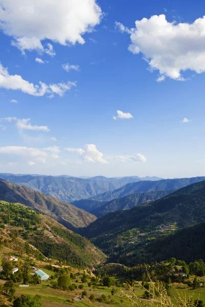 Wolken boven bergketen, kufri — Stockfoto