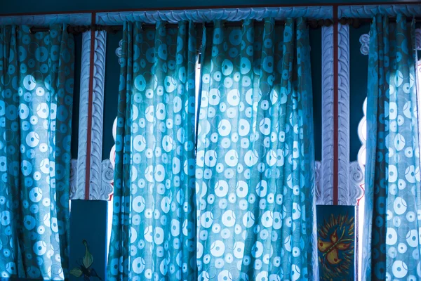 Cortinas en ventanas — Foto de Stock