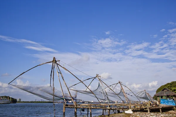 Fishermen with Chinese fishing nets — Stock Photo, Image