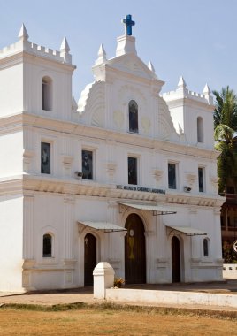 Kilise cephesi