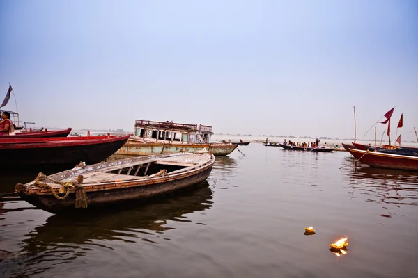 Lodě na rajendra prasad ghat — Stock fotografie