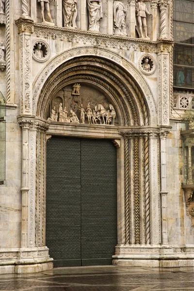 Фасад собора Комо — стоковое фото