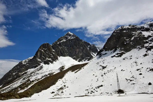 Snow covered mountains — Stock Photo, Image