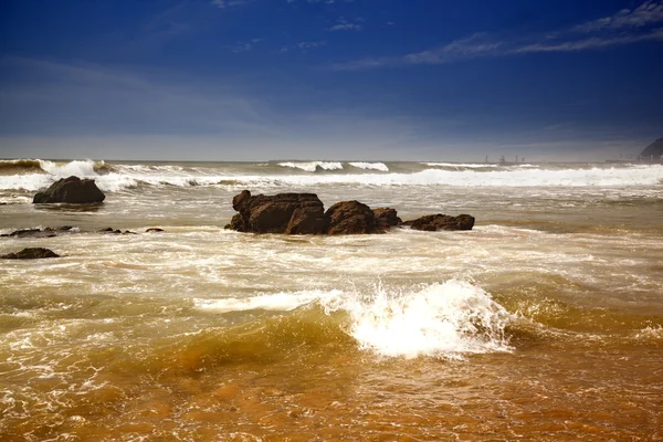 Vlny v moři, visakhapatnam — Stock fotografie