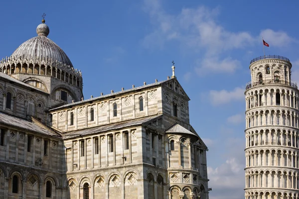 Lutande torn av pisa — Stockfoto