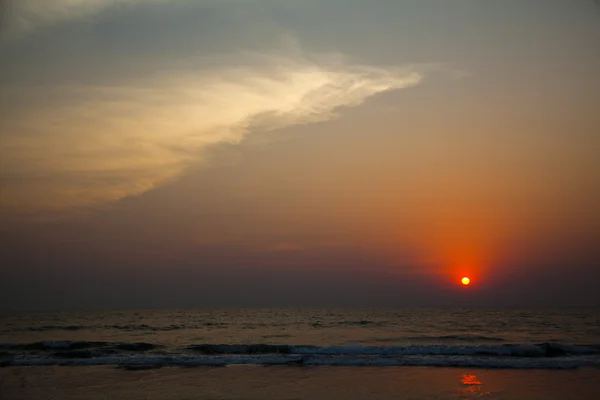 Západ slunce nad mořem, goa, Indie — Stock fotografie