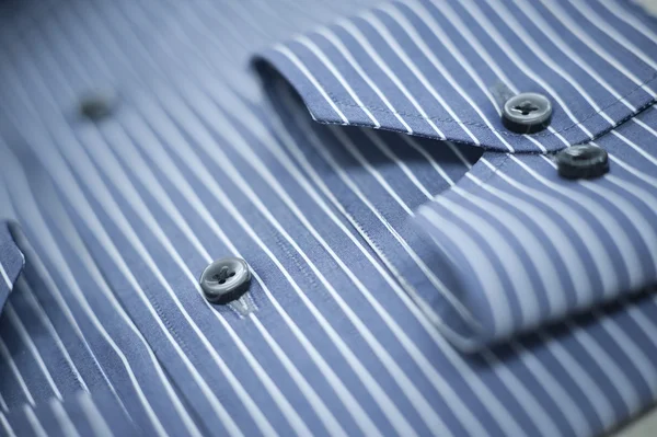 Close-up de um botão para baixo camisa — Fotografia de Stock