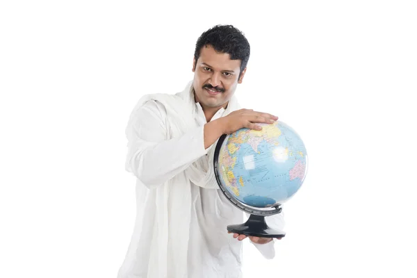 Retrato de un hombre sosteniendo un globo —  Fotos de Stock