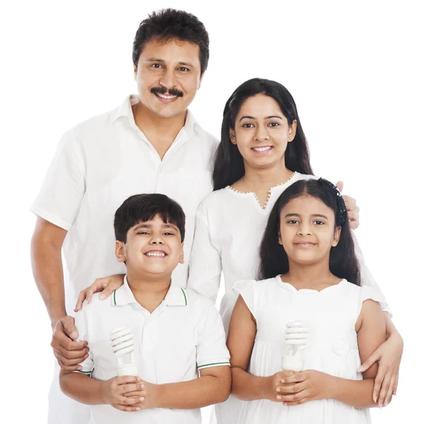 Retrato de una familia feliz — Foto de Stock