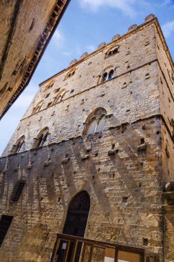 eski şehrin tarihi bina