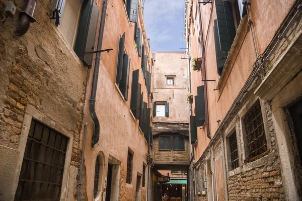 Buildings along a street — Stock Photo, Image