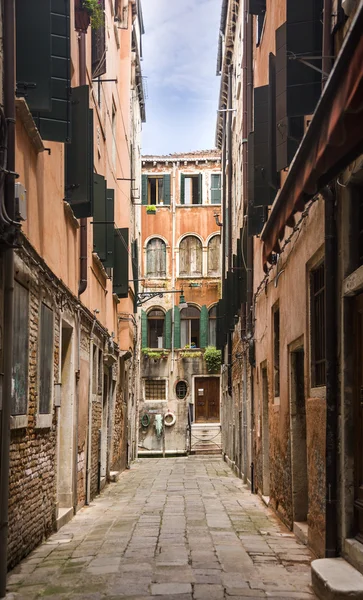 Buildings along a street — Stock Photo, Image