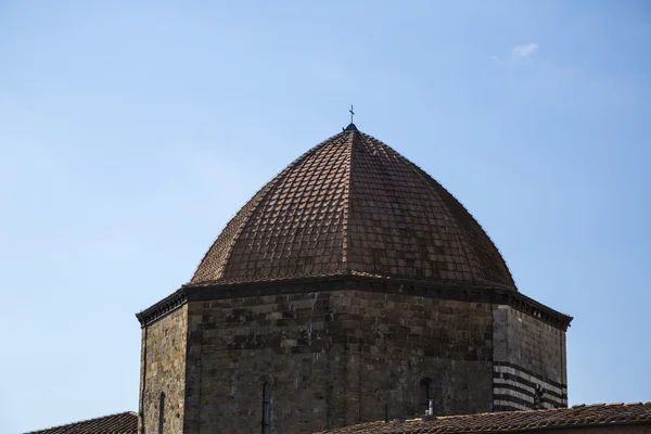 Bir vaftizhane kubbe — Stok fotoğraf