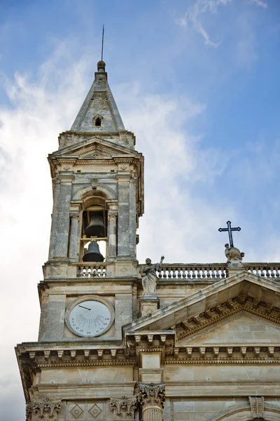 Bir katedral çan kulesi — Stok fotoğraf