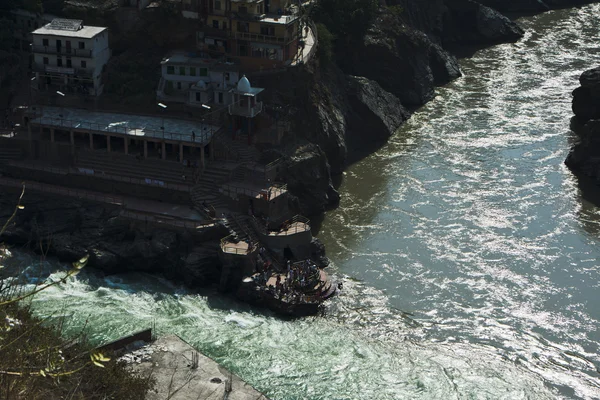 Confluence des rivières Alaknanda et Bhagirathi pour former la Ga — Photo