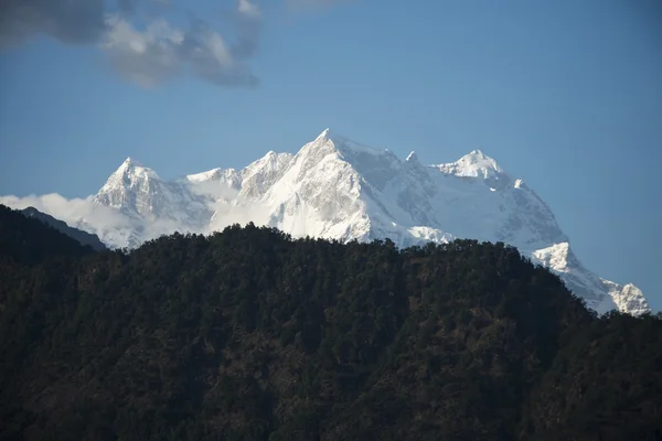 Montañas nevadas, Himalaya, Uttarakhand, India — Foto de Stock
