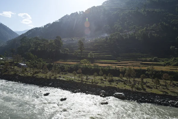 Río Bhagirathi en Gangotri, distrito de Uttarkashi, Uttarakhand , Imagen de archivo