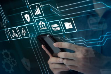 İnternet teknolojisi ile çevrimiçi işlem yapmak için akıllı telefon kullanan iş adamı, internet teknolojisi ile küresel veri bağlantısı kavramı, büyük veriler, bilgi arama, çevrimiçi pazarlama