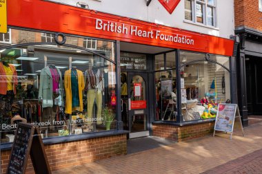 Ipswich Suffolk İngiltere 25 Şubat 2022: İngiliz Kalp Vakfı 'nın hayır kurumu, kalp ve dolaşım hastalıklarıyla ilgili tıbbi araştırmaları finanse ediyor