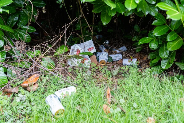Woodbridge Suffolk February 2022 Empty Beer Cans Have Been Discarded — стоковое фото
