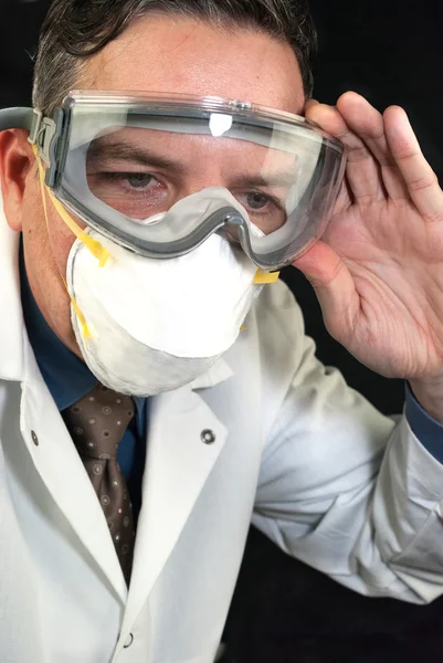 Doctor con gafas y máscara — Foto de Stock