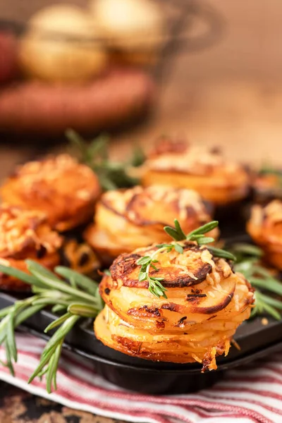 Çıtır parmesanlı kekik Tatlı Patates Yığını.