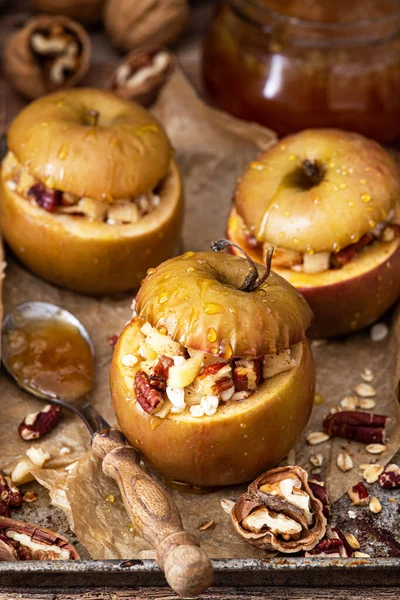 Apples Stuffed Cottage Cheese Walnuts Honey Cinnamon Healthy Diet Food — Stock Photo, Image